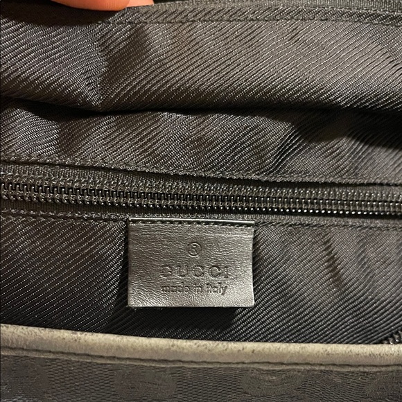 Gucci Black GG Canvas Messenger Tote - Picture 2 of 5